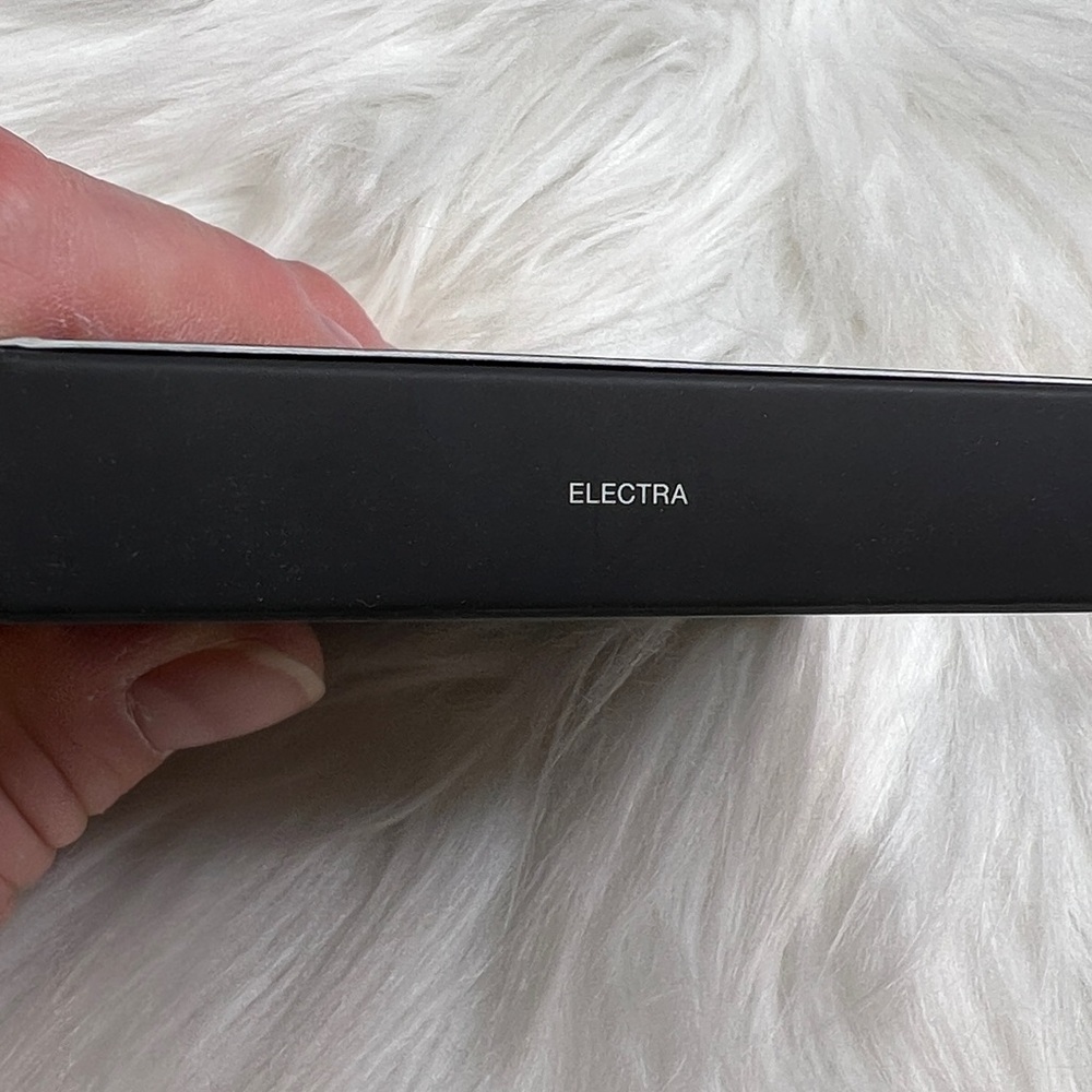 NARS Light Reflecting Luminizing Powder - Electra - Picture 4 of 4